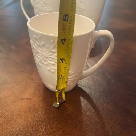 NWOT La Rochelle 3D Snowflake Christmas Mugs Fine Porcelain Mugs Set of 3 - Picture 7 of 8